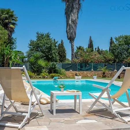 Βίλα Sporting With Tennis Court, Swimming Pool, Football Field Near The Beaches Αλγκέρο