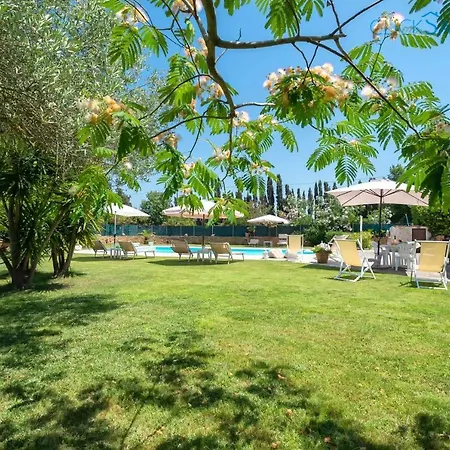فيلة Sporting With Tennis Court, Swimming Pool, Football Field Near The Beaches *