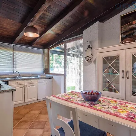 Sporting With Tennis Court, Swimming Pool, Football Field Near The Beaches 빌라 알게로