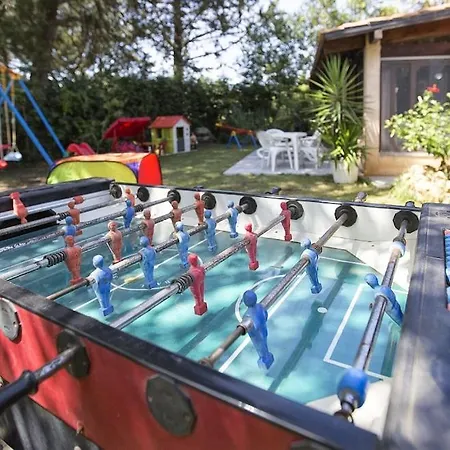 فيلة Sporting With Tennis Court, Swimming Pool, Football Field Near The Beaches