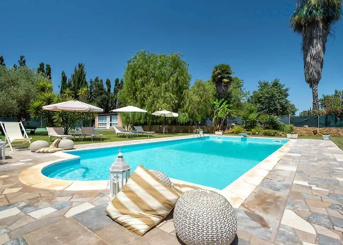 Sporting With Tennis Court, Swimming Pool, Football Field Near The Beaches * Альгеро