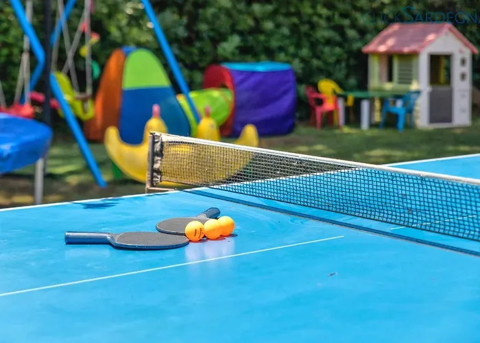Sporting With Tennis Court, Swimming Pool, Football Field Near The Beaches * Альгеро