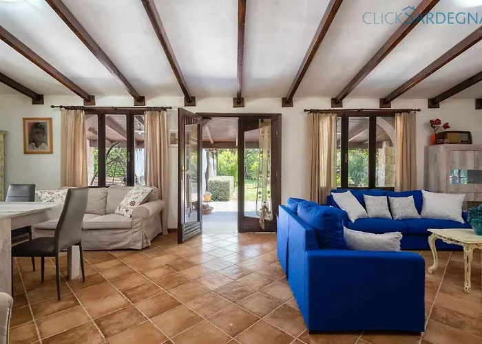 Sporting With Tennis Court, Swimming Pool, Football Field Near The Beaches Вилла