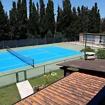 Sporting With Tennis Court, Swimming Pool, Football Field Near The Beaches 别墅