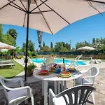 别墅 Sporting With Tennis Court, Swimming Pool, Football Field Near The Beaches *
