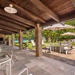 别墅 Sporting With Tennis Court, Swimming Pool, Football Field Near The Beaches