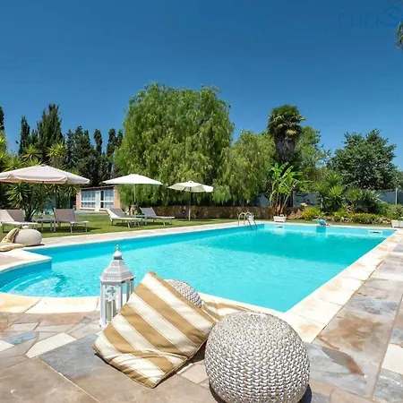 Sporting With Tennis Court, Swimming Pool, Football Field Near The Beaches * 阿尔盖罗