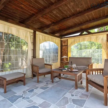 Sporting With Tennis Court, Swimming Pool, Football Field Near The Beaches Villa Alghero
