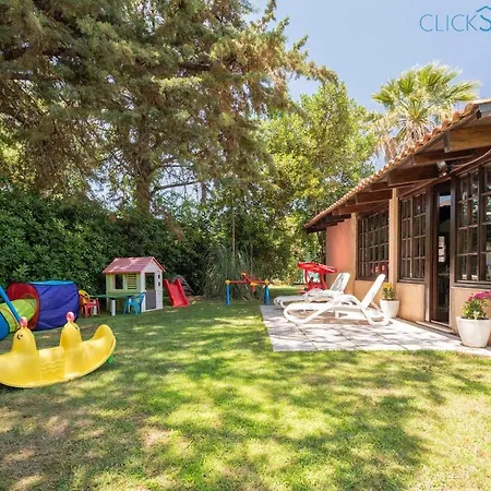 Sporting With Tennis Court, Swimming Pool, Football Field Near The Beaches Villa