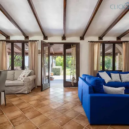 Sporting With Tennis Court, Swimming Pool, Football Field Near The Beaches Villa