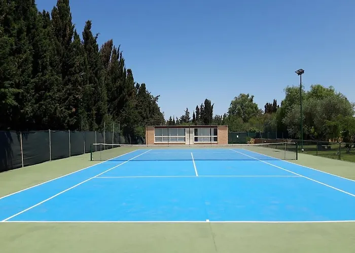 Sporting With Tennis Court, Swimming Pool, Football Field Near The Beaches アルゲーロ