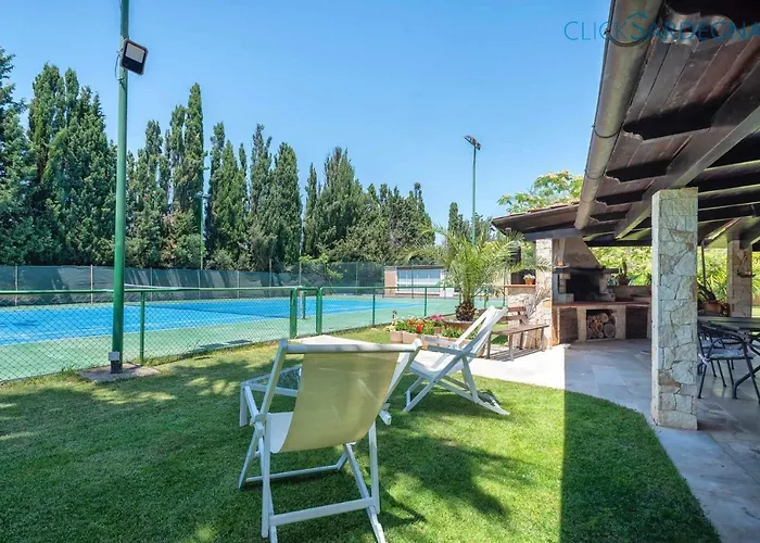 ヴィラ Sporting With Tennis Court, Swimming Pool, Football Field Near The Beaches アルゲーロ