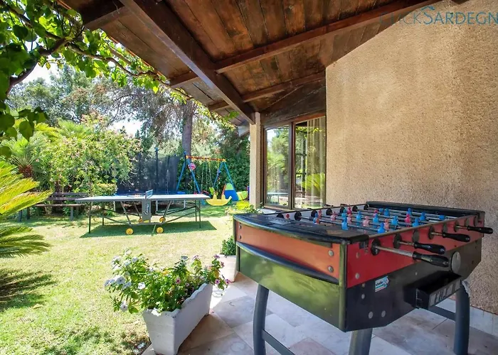 ヴィラ Sporting With Tennis Court, Swimming Pool, Football Field Near The Beaches アルゲーロ