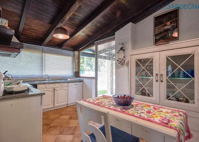 Sporting With Tennis Court, Swimming Pool, Football Field Near The Beaches ヴィラ アルゲーロ