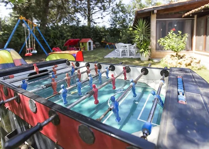 ヴィラ Sporting With Tennis Court, Swimming Pool, Football Field Near The Beaches